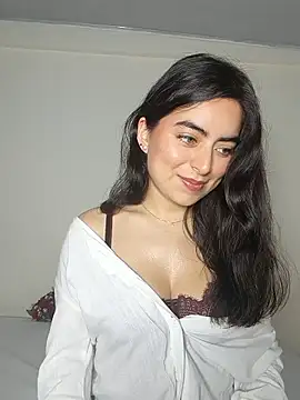 saasha Petit online show from February 26, 2026, 10:36 am