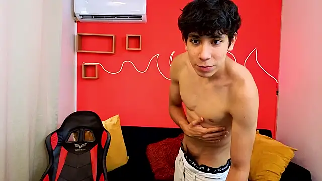 Neo Twink online show from June 2, 2026, 7:16 pm