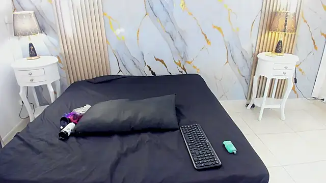 AprillRoss online show from April 6, 2026, 12:39 pm