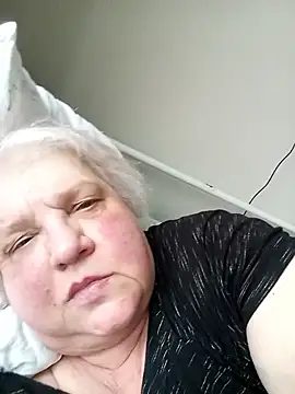 HapinessLovee online show from March 30, 2026, 5:41 am