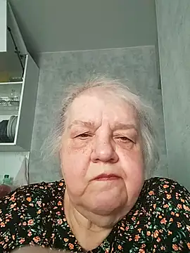 HapinessLovee online show from April 22, 2026, 7:00 am