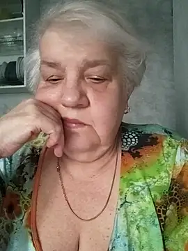 HapinessLovee online show from June 3, 2026, 4:34 pm