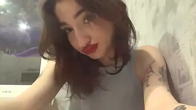 PanickedCowrie online show from December 5, 2025, 7:43 pm