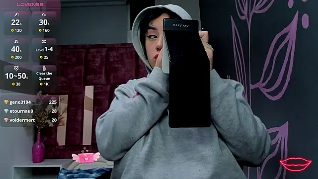 Kiara Fox   online show from February 22, 2026, 7:51 am