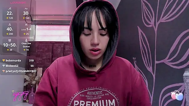 Kiara Fox   online show from March 29, 2026, 1:33 pm