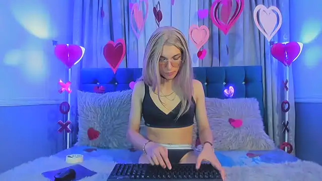 Lis Pearson online show from February 4, 2026, 3:45 am