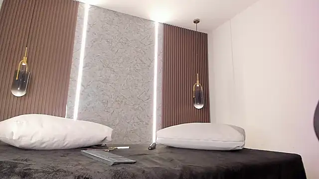 maye wells  online show from February 27, 2026, 7:25 pm