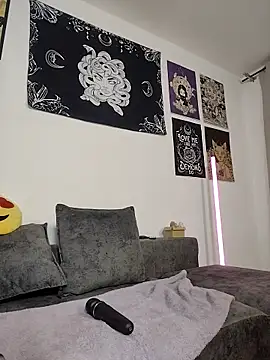 little  ammy online show from April 21, 2026, 1:42 am