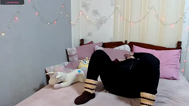 SashaBond online show from February 8, 2026, 2:42 pm