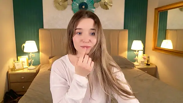 Lina Sinerz online show from March 23, 2026, 3:49 pm