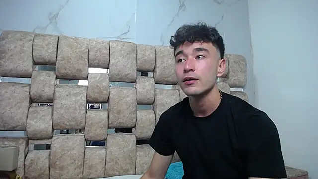 KathyAiden online show from April 21, 2026, 4:23 pm