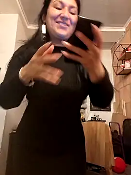 Snapshot of Magenta_Moon chatting on May 11, 2026, 12:38 am Magenta Moon online show from May 11, 2026, 12:38 am