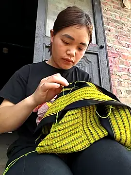 mon-monk online show from April 14, 2026, 8:42 am