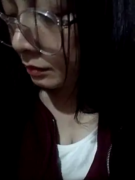 Snapshot of Paerl-sweet chatting on December 18, 2025, 1:17 pm Paerl-sweet online show from December 18, 2025, 1:17 pm