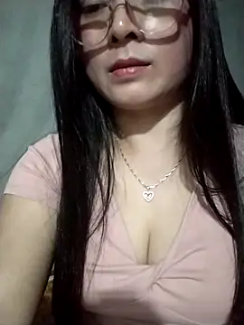 Snapshot of Paerl-sweet chatting on March 8, 2026, 2:04 am Paerl-sweet online show from March 8, 2026, 2:04 am