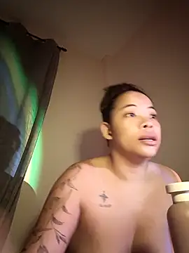 Snapshot of Cinpussie89 chatting on May 7, 2026, 10:42 am Cinpussie89 online show from May 7, 2026, 10:42 am