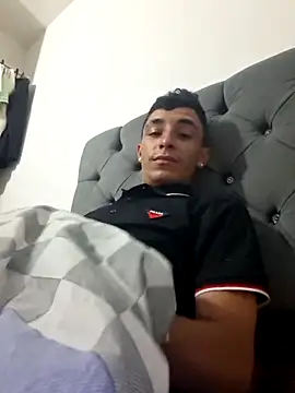 merycrism online show from December 5, 2025, 9:51 am