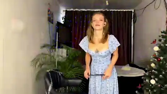 Miss Monroe online show from December 20, 2025, 8:43 am