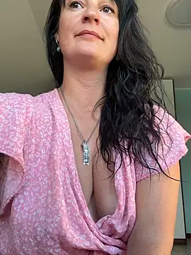 Snapshot of CherryCherry03 chatting on June 7, 2026, 1:37 pm CherryCherry03 online show from June 7, 2026, 1:37 pm