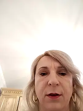 AhlyssaLove1155 online show from April 17, 2026, 2:14 am