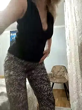 AhlyssaLove1155 online show from April 21, 2026, 2:51 am