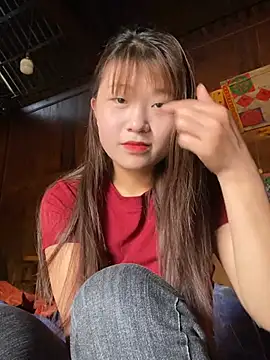 hinata-xx online show from April 20, 2026, 7:33 am