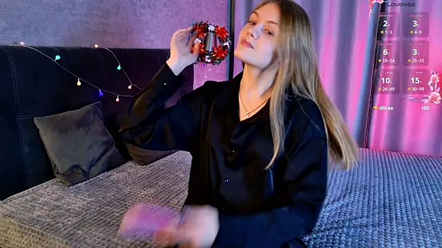  Kate cute online show from December 18, 2025, 5:19 pm