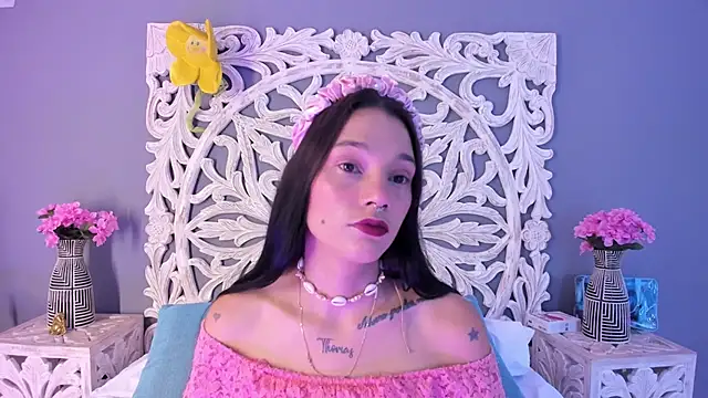 loraineblake online show from February 3, 2026, 1:16 pm