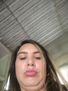 Charlott smi online show from April 19, 2026, 6:10 pm