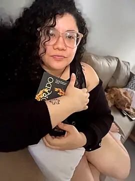 VanesssaMilf  online show from February 17, 2026, 12:34 pm