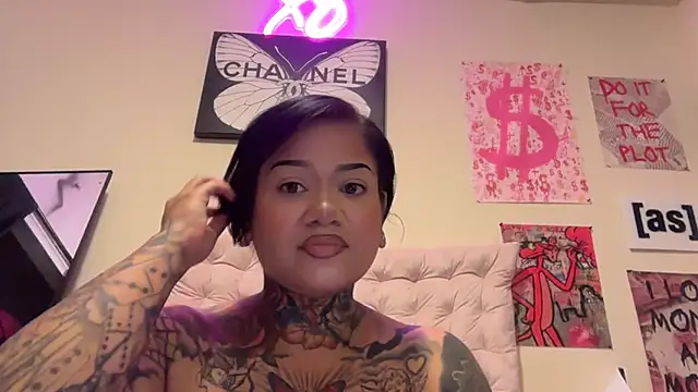 Itsonlyvirgo online show from April 3, 2026, 8:23 am