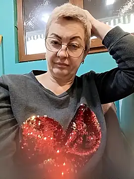 Snapshot of Bastet422111 chatting on January 8, 2026, 11:34 am Bastet422111 online show from January 8, 2026, 11:34 am