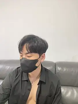 kimze7 online show from January 17, 2026, 1:49 pm