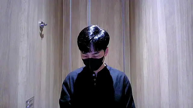 kimze7 online show from March 13, 2026, 6:31 am