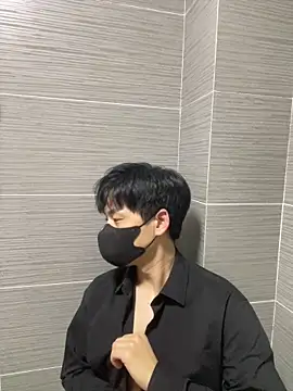 kimze7 online show from April 16, 2026, 3:13 pm