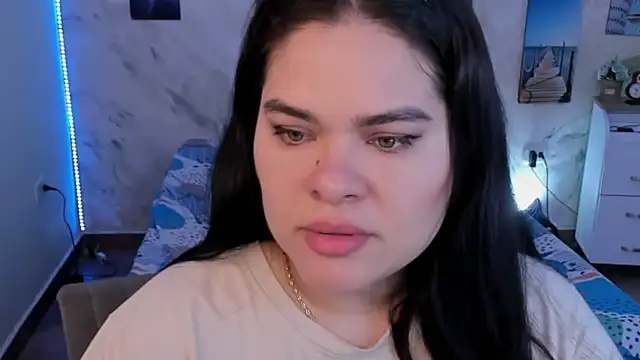 Snapshot of NinaFuentes2X chatting on May 6, 2026, 4:08 am NinaFuentes2X online show from May 6, 2026, 4:08 am