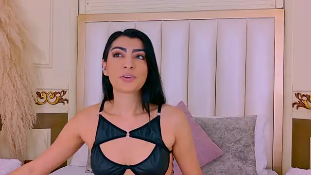 NinnaPiers online show from April 20, 2026, 11:24 am