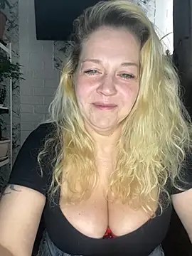 JenniferCarmen online show from April 5, 2026, 4:20 am