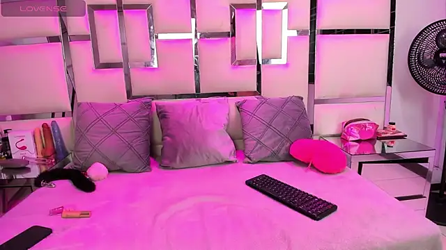 IssysLeBlanc online show from March 5, 2026, 2:40 am