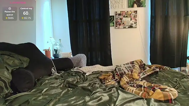 MilaSeren online show from April 5, 2026, 1:03 am