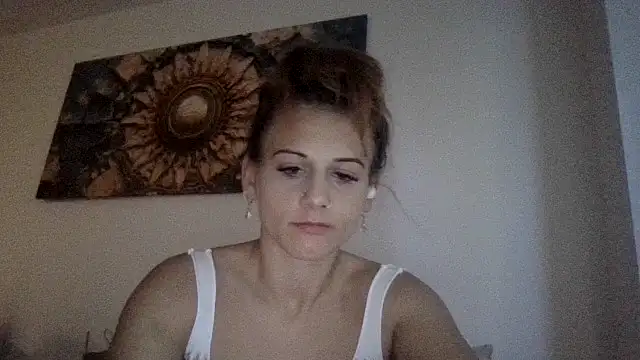 Bellaa25 online show from April 26, 2026, 4:32 am