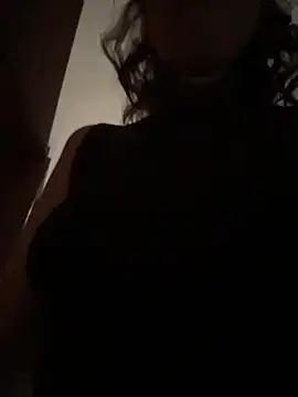 Snapshot of FionaMurr chatting on December 17, 2025, 2:06 am FionaMurr online show from December 17, 2025, 2:06 am