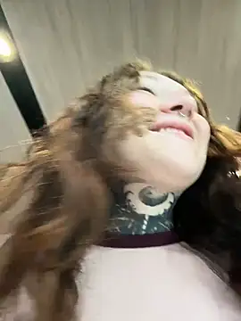 Snapshot of FionaMurr chatting on January 18, 2026, 3:21 am FionaMurr online show from January 18, 2026, 3:21 am