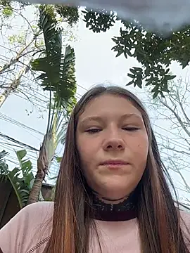 Snapshot of FionaMurr chatting on February 9, 2026, 3:54 am FionaMurr online show from February 9, 2026, 3:54 am