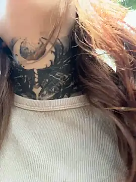 Snapshot of FionaMurr chatting on February 12, 2026, 4:18 am FionaMurr online show from February 12, 2026, 4:18 am