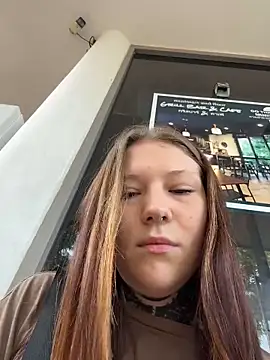 Snapshot of FionaMurr chatting on February 15, 2026, 5:04 am FionaMurr online show from February 15, 2026, 5:04 am