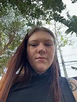 Snapshot of FionaMurr chatting on March 4, 2026, 3:45 am FionaMurr online show from March 4, 2026, 3:45 am