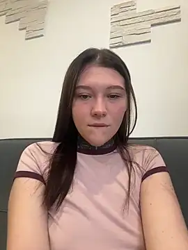 FionaMurr online show from April 21, 2026, 12:12 am