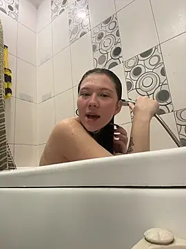 FionaMurr online show from April 27, 2026, 12:41 am