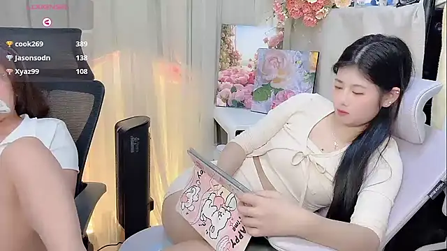 Yvonne-07 online show from December 17, 2025, 12:49 am